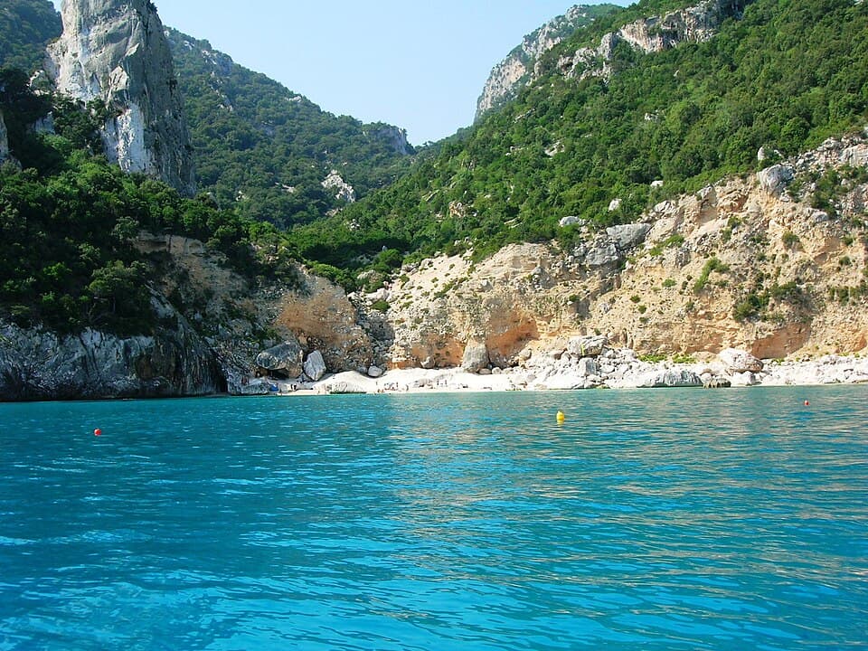 Sardegna: camere ad ore e day use